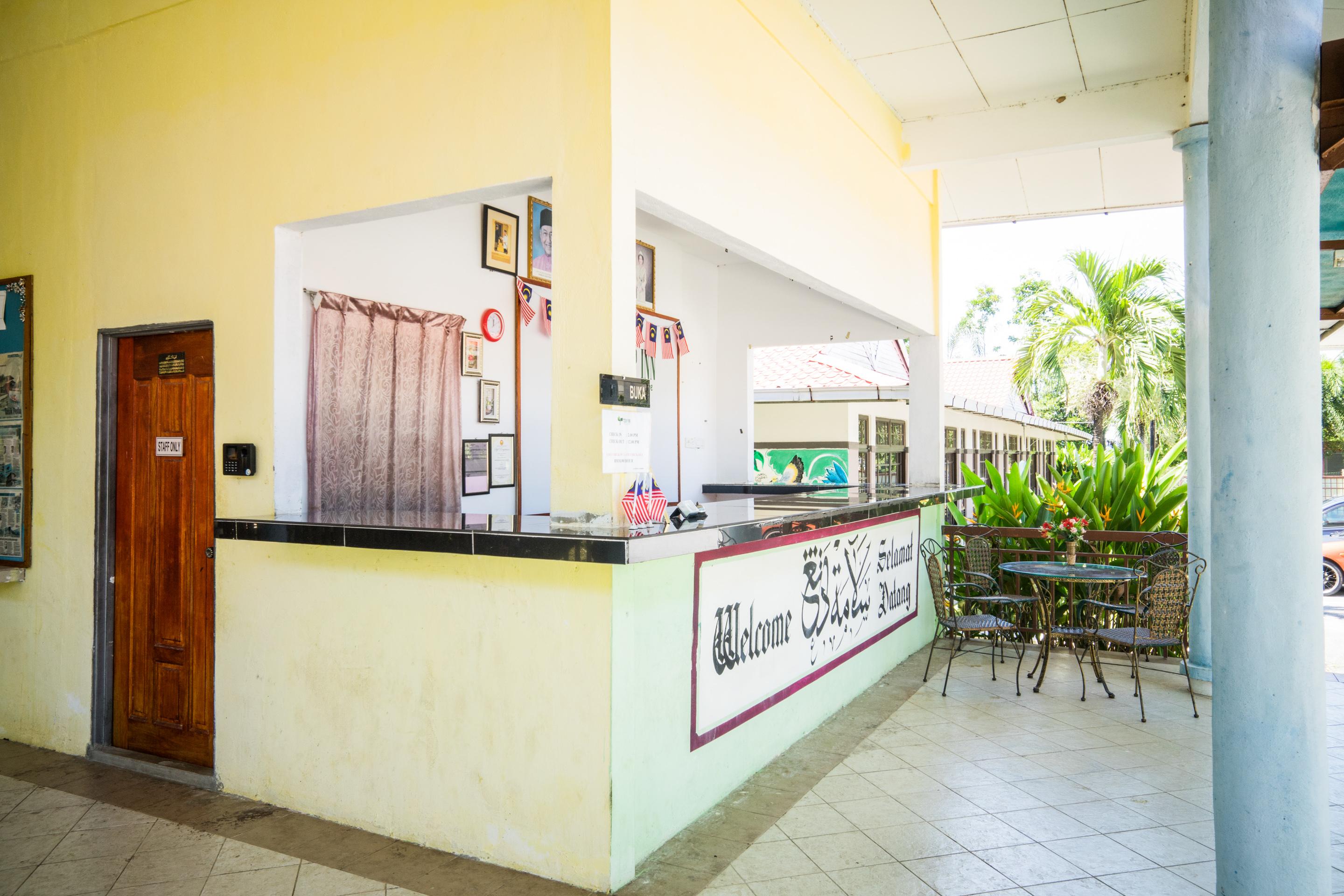 Terap Inn Kampong Raja Exterior foto